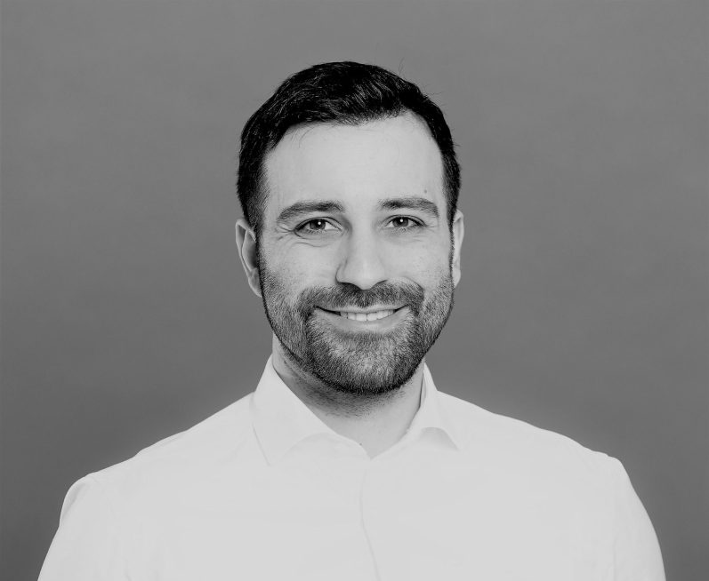 Der Seitenverantwortliche mit einem Lächlen ::lach-smiley::